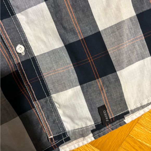 Men’s Straight Faded Shirt - Picture 2 of 6